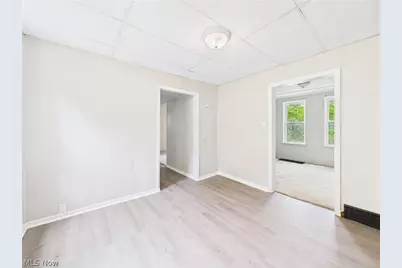 448 E Voris Street, Akron, OH 44311 - Photo 11