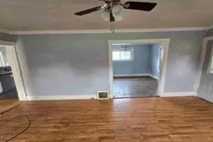 377 Coitsville Rd, Campbell, OH 44405 - Photo 3