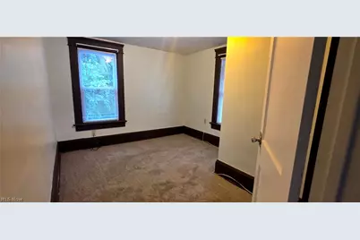 382 W Cedar Street, Akron, OH 44307 - Photo 13