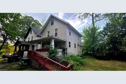 382 W Cedar Street, Akron, OH 44307 - Photo 1