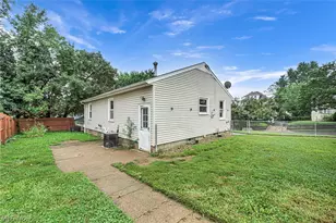 2121 9th St SW, Akron, OH 44314 - Photo 23