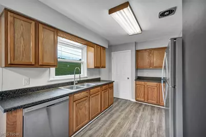 2121 9th Street SW, Akron, OH 44314 - Photo 7