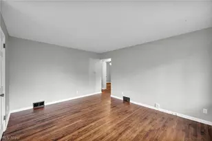 2121 9th St SW, Akron, OH 44314 - Photo 5