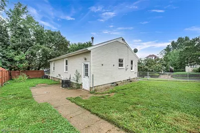 2121 9th Street SW, Akron, OH 44314 - Photo 23