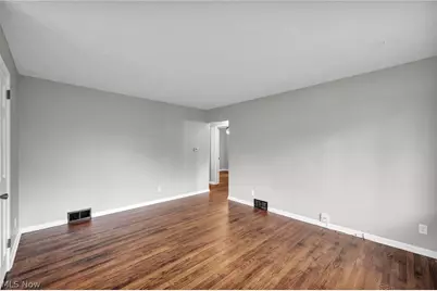 2121 9th Street SW, Akron, OH 44314 - Photo 5