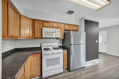 2121 9th Street SW, Akron, OH 44314 - Photo 9