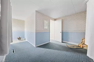 1077 W State St, Alliance, OH 44601 - Photo 9