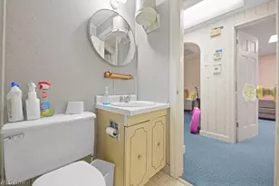 1077 W State St, Alliance, OH 44601 - Photo 5