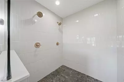 8201 Kellydale Street NW, Massillon, OH 44646 - Photo 19