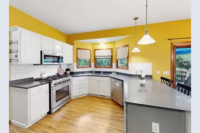 11065 Dunsby Avenue NW, Uniontown, OH 44685 - Photo 9