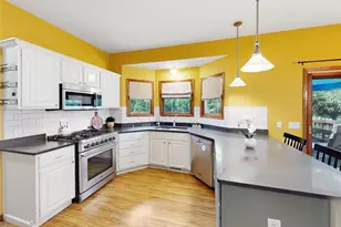 11065 Dunsby Ave NW, Uniontown, OH 44685 - Photo 9
