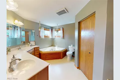 11065 Dunsby Avenue NW, Uniontown, OH 44685 - Photo 17