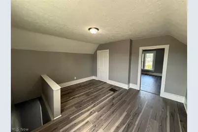 327 Locust Street, Coshocton, OH 43812 - Photo 11
