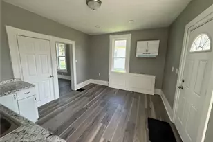 327 Locust St, Coshocton, OH 43812 - Photo 7