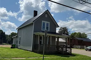 327 Locust St, Coshocton, OH 43812 - Photo 1
