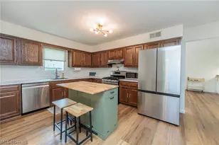 5841 Royal Dr, Willoughby, OH 44094 - Photo 9