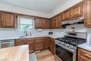 5841 Royal Dr, Willoughby, OH 44094 - Photo 11