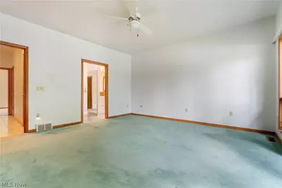 5234 Pinedrive Circle NW, Canton, OH 44718 - Photo 21