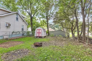 450 Lucy St, Akron, OH 44306 - Photo 29