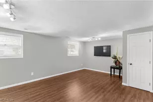 5892 Yorktown Ln, Austintown, OH 44515 - Photo 17