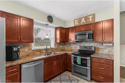 5892 Yorktown Lane, Austintown, OH 44515 - Photo 5