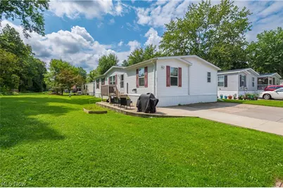 431 Westwoods, Amherst, OH 44001 - Photo 3
