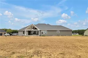7706 Springfield Dr, Valley City, OH 44280 - Photo 3