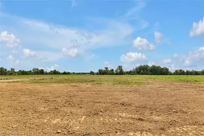 7706 Springfield Drive, Valley City, OH 44280 - Photo 5