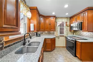 6110 Brookside Dr, Loveland, OH 44144 - Photo 7