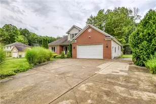 10370 Wilbert Dr, Kirtland, OH 44094 - Photo 3