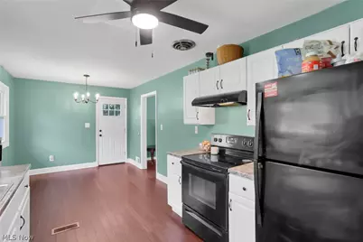 1285 Military Road, Zanesville, OH 43701 - Photo 7