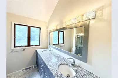 17610 Creekside Drive, Chagrin Falls, OH 44023 - Photo 23