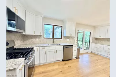 17610 Creekside Drive, Chagrin Falls, OH 44023 - Photo 7
