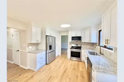 17610 Creekside Drive, Chagrin Falls, OH 44023 - Photo 5