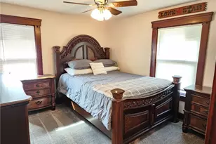516 Bond St, Elyria, OH 44035 - Photo 11