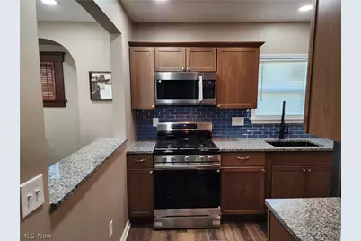 516 Bond Street, Elyria, OH 44035 - Photo 9