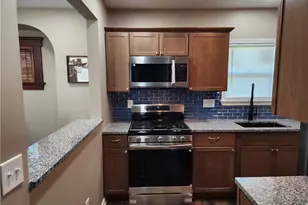 516 Bond St, Elyria, OH 44035 - Photo 9