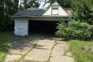16015 S Lotus Dr, Loveland, OH 44128 - Photo 3