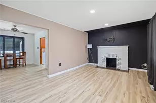 1010 Georgia Ave, Akron, OH 44306 - Photo 9