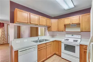 4305 E Strattford Circle E, Zanesville, OH 43701 - Photo 9