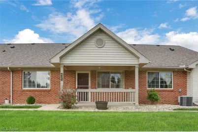 4305 E Strattford Circle E, Zanesville, OH 43701 - Photo 1