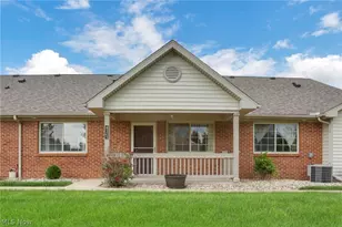 4305 E Strattford Circle E, Zanesville, OH 43701 - Photo 1