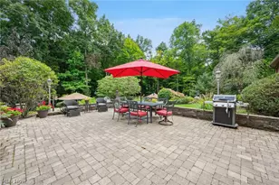 1088 River Woods Dr, Hinckley, OH 44233 - Photo 9