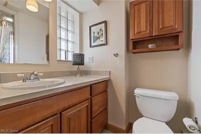 82 Whitefriars Drive, Akron, OH 44319 - Photo 29