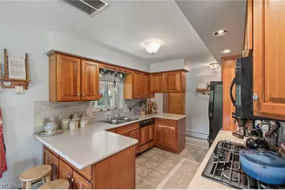 82 Whitefriars Drive, Akron, OH 44319 - Photo 21
