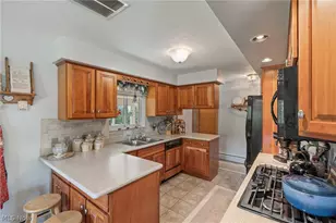 82 Whitefriars Dr, Akron, OH 44319 - Photo 21