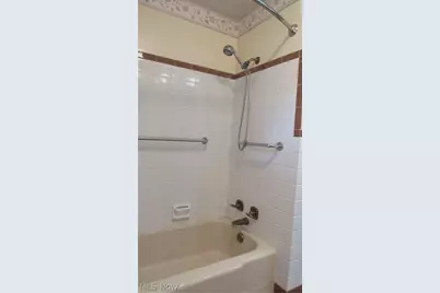 6841 Navarre Road SW, Massillon, OH 44646 - Photo 17