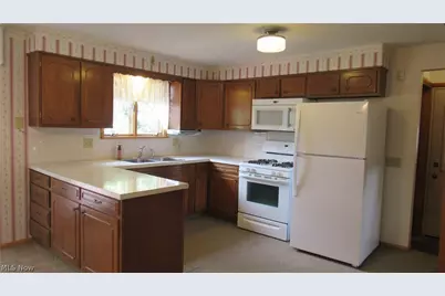 6841 Navarre Road SW, Massillon, OH 44646 - Photo 9