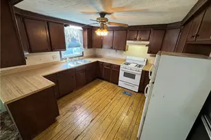 67279 Pineview Dr, Belmont, OH 43718 - Photo 9