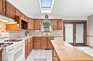 1613 Country Club Ave, Youngstown, OH 44514 - Photo 9